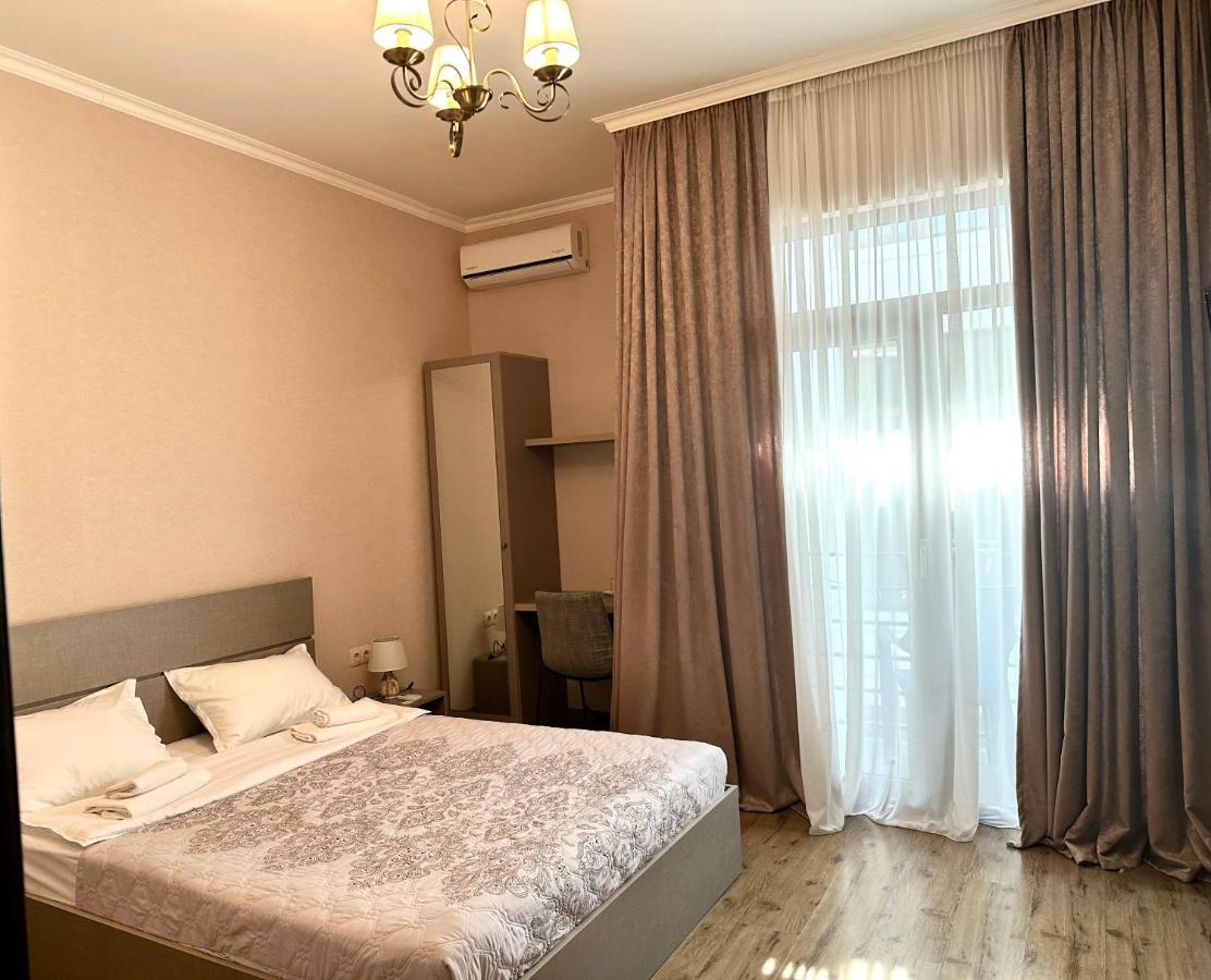 Flamingo Hotel Анаклия Екстериор снимка