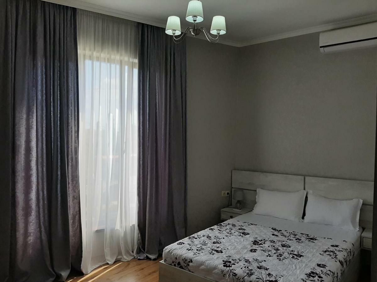 Flamingo Hotel Анаклия Екстериор снимка